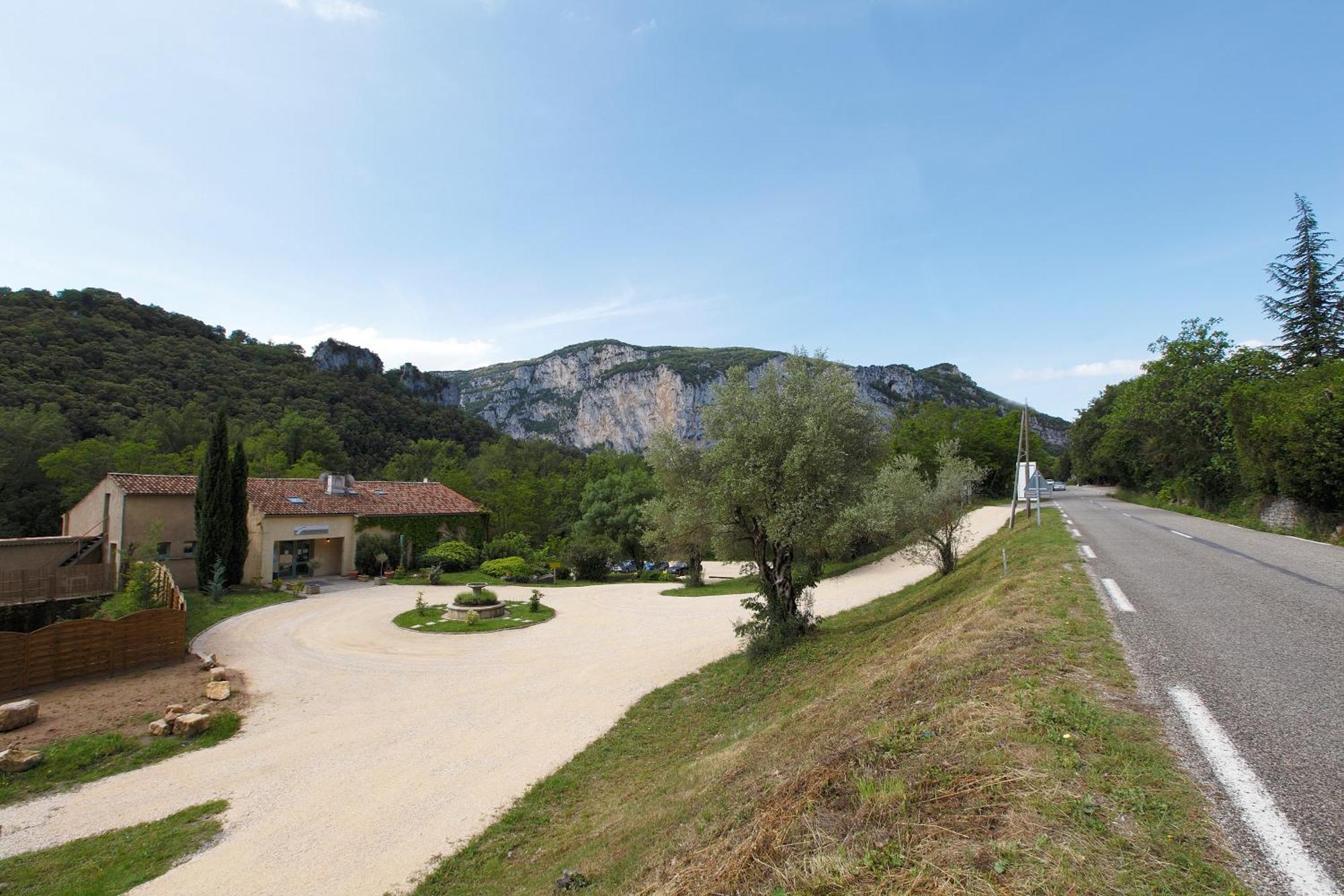 Vacanceole - Le Domaine De Chames - Pont D'Arc Vallon-Pont-dʼArc Dış mekan fotoğraf