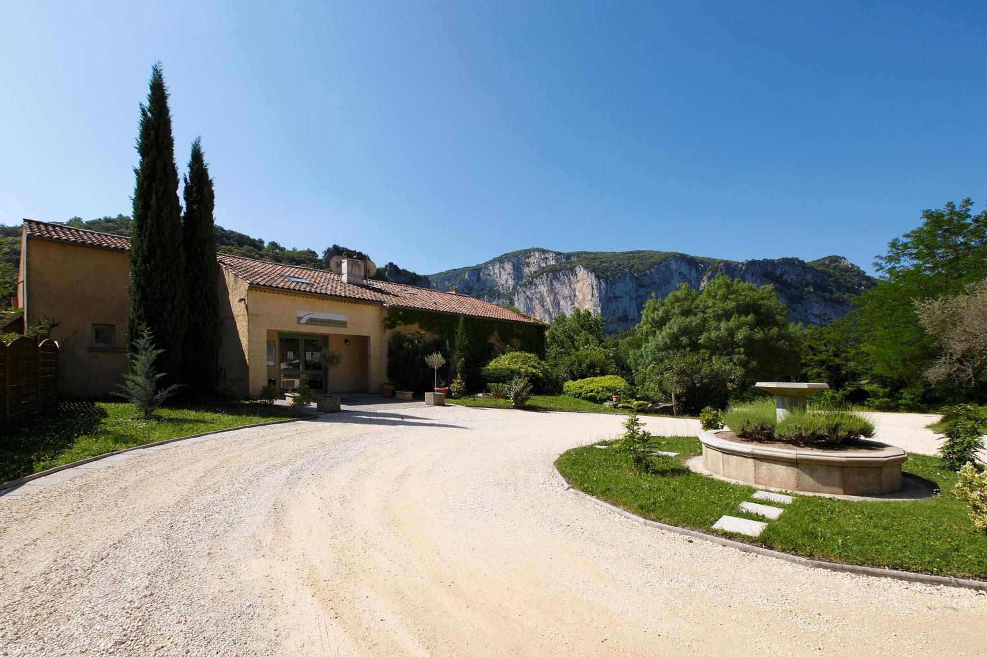 Vacanceole - Le Domaine De Chames - Pont D'Arc Vallon-Pont-dʼArc Dış mekan fotoğraf