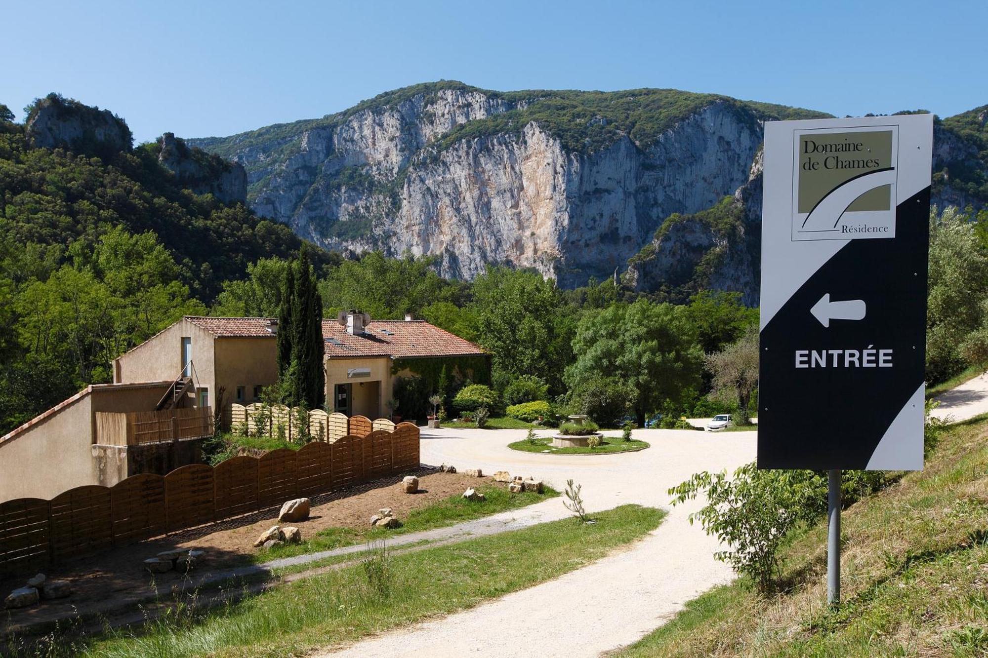 Vacanceole - Le Domaine De Chames - Pont D'Arc Vallon-Pont-dʼArc Dış mekan fotoğraf